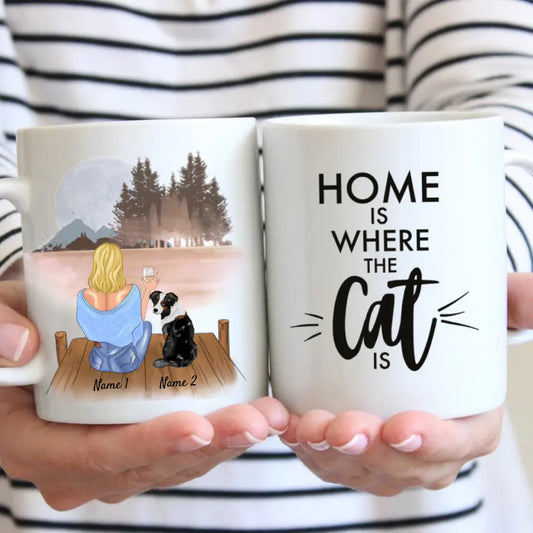 Donna con cane & bevanda - Tazza Personalizzata (1-2 cani o gatti)