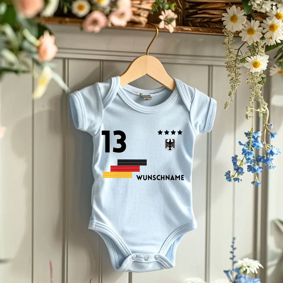 Fussball - Personalisierter Baby-Onesie/ Strampler, Trikot mit anpassbarem Namen und Trikotnummer, 100% Bio-Baumwolle Baby Body