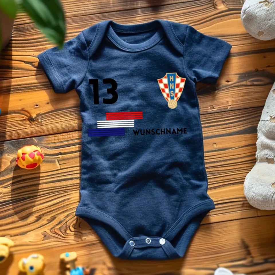 Fussball Kroatien - Personalisierter Baby-Onesie/ Strampler, Trikot mit anpassbarem Namen und Trikotnummer, 100% Bio-Baumwolle Baby Body