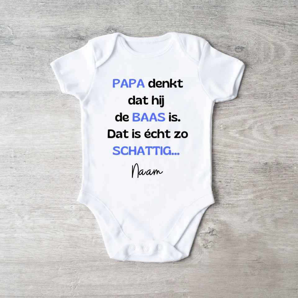 PAPA denkt dat hij de BAAS is - Gepersonaliseerde baby onesie/ romper voor Kerstmis, 100% biologisch katoen
