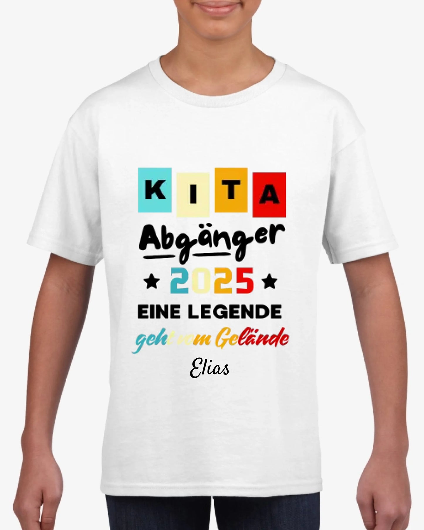 Kita Abgänger 2025, Eine Legende geht vom Gelände - Personalisiertes T-Shirt Kinder, Schüler, Einschulung (100% Baumwolle)