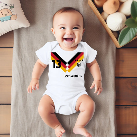 Deutschland Fußball Trikot Strampler - Personalisierter Baby-Onesie, Body mit anpassbarem Namen und Trikotnummer, 100% Bio-Baumwolle, WM 2026