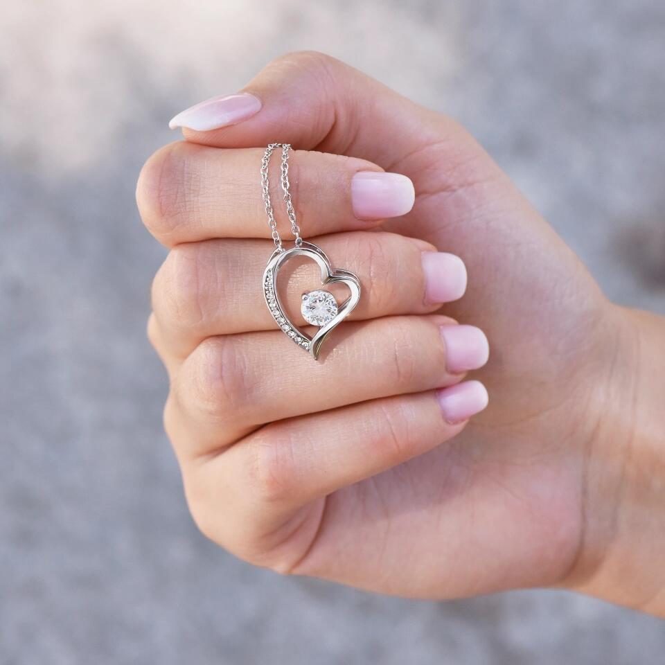 To my beautiful Girlfriend - Halskette mit Herzanhänger & personalisierter Karte