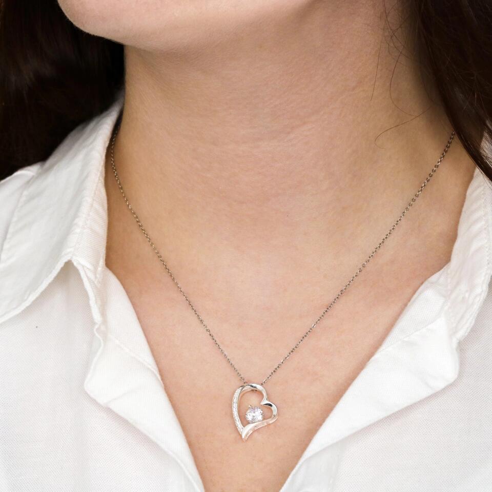 To my beautiful Girlfriend - Halskette mit Herzanhänger & personalisierter Karte