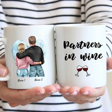 Carica l&#39;immagine nel visualizzatore di Gallery, Partners in Wine - Personalisierte Pärchen-Tasse (Mann &amp; Frau)
