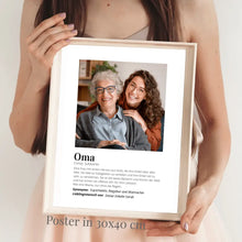 Carica l&#39;immagine nel visualizzatore di Gallery, Foto-Poster &quot;Definition&quot; - Personalisiertes Geschenk &quot;Oma&quot;
