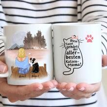 Carica l&#39;immagine nel visualizzatore di Gallery, Für die beste Katzenmama - Personalisierte Tasse (Frau mit Katze oder Hund, Muttertag)
