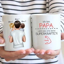 Carica l&#39;immagine nel visualizzatore di Gallery, Ich bin Papa und was sind deine Superkräfte? - Personalisierte Tasse für Väter (Vatertag 1-4 Kinder)
