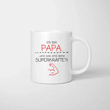 Carica l&#39;immagine nel visualizzatore di Gallery, Ich bin Papa und was sind deine Superkräfte? - Personalisierte Tasse für Väter (Vatertag 1-4 Kinder)
