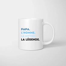 Carica l&#39;immagine nel visualizzatore di Gallery, Papa, L&#39;homme, Le mythe, La légende - Mug personnalisé (Fête des pères, 1-4 enfants)
