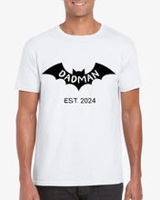 Carica l&#39;immagine nel visualizzatore di Gallery, Dadman/ Badmom seit 2024 - Personalisiertes T-Shirt für werdende Väter, Ankündigung Geburt/ Schwangerschaft 100% Baumwolle
