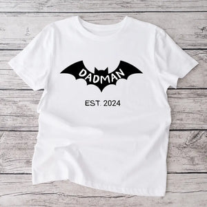 Dadman/ Badmom seit 2024 - Personalisiertes T-Shirt für werdende Väter, Ankündigung Geburt/ Schwangerschaft 100% Baumwolle