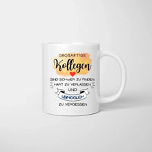 Carica l&#39;immagine nel visualizzatore di Gallery, Großartige Kollegen sind schwer zu finden... - Personalisierte Tasse für Arbeitskolleginnen - Geschenk Abschied, Jobwechsel (2-4 Personen)
