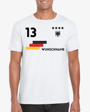 Carica l&#39;immagine nel visualizzatore di Gallery, Fußball EM 2024 Deutschland Trikot - Personalisiertes T-Shirt für Fußball-Fans (100% Baumwolle, Unisex)
