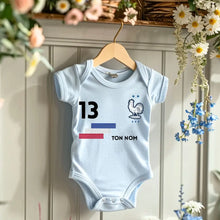 Carica l&#39;immagine nel visualizzatore di Gallery, 2024 Maillot de foot Euro France - Body bébé personnalisé avec prénom et numéro de maillot personnalisables, 100% coton bio
