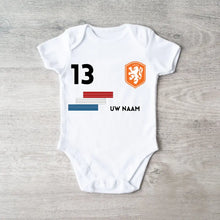 Carica l&#39;immagine nel visualizzatore di Gallery, 2024 Voetbal EM Nederland - Gepersonaliseerde baby romper, shirt met aanpasbare naam en rugnummer, 100% biologisch katoenen baby romper
