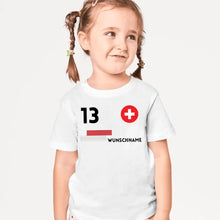 Carica l&#39;immagine nel visualizzatore di Gallery, Fußball EM 2024 Schweiz Trikot Kinder individuell - Personalisiertes T-Shirt für Kinder (100% Baumwolle)
