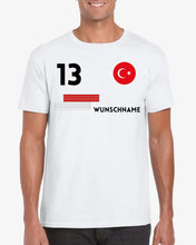 Carica l&#39;immagine nel visualizzatore di Gallery, Fußball EM 2024 Türkei Trikot - Personalisiertes T-Shirt für türkische Fußball-Fans (100% Baumwolle, Unisex)
