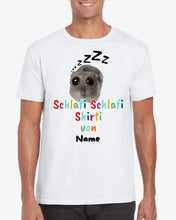 Carica l&#39;immagine nel visualizzatore di Gallery, Schlafi Shlafi Shirti Hamster Meme - Personalisiertes T-Shirt (100% Baumwolle, Unisex)
