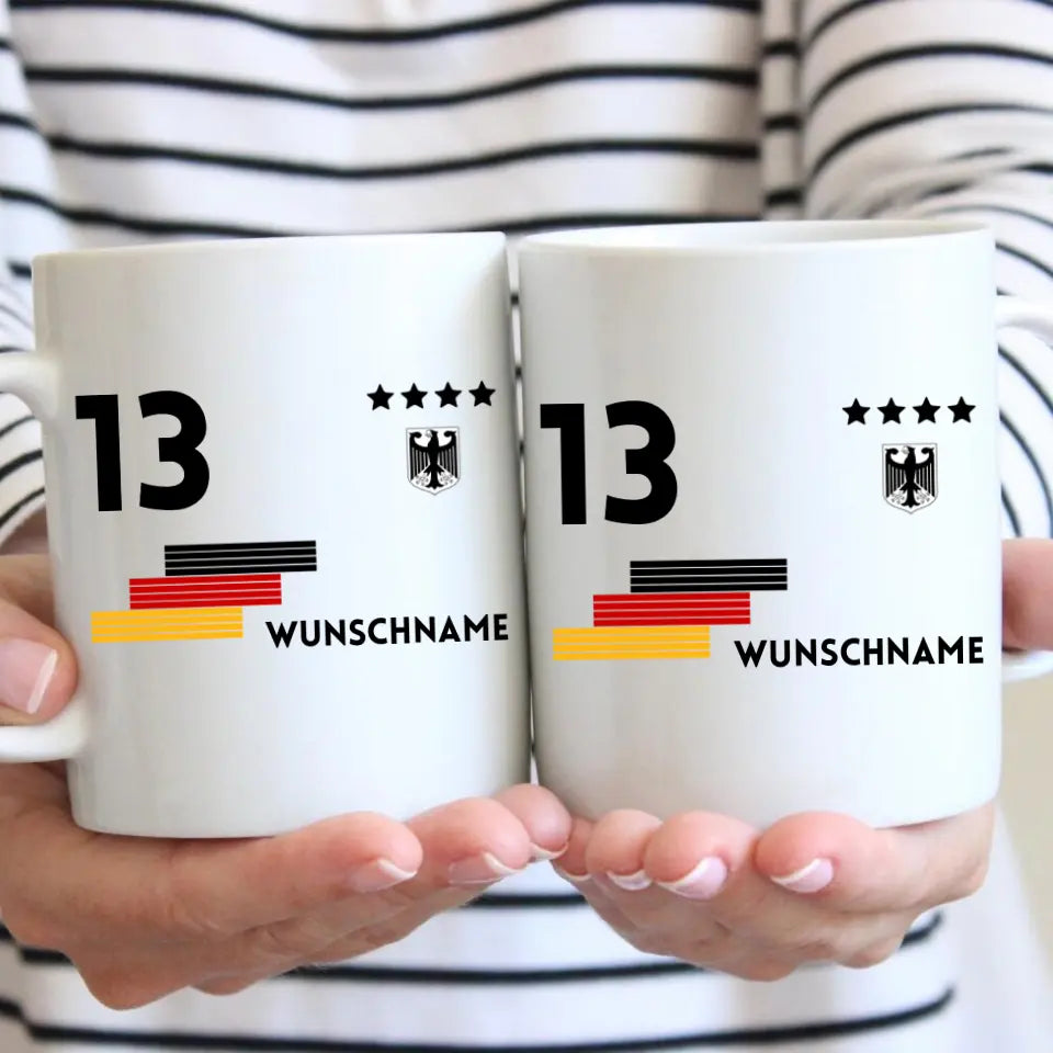 EM 2024 Trikot-Tasse - Personalisierte Tasse zur Fußball-EM, Wunschnummer und Name, individuelle Tasse Fan Tasse Deutschland