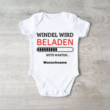 Carica l&#39;immagine nel visualizzatore di Gallery, Windel wird beladen - Personalisierter Baby-Onesie/ Strampler, 100% Bio-Baumwolle
