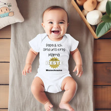 Carica l&#39;immagine nel visualizzatore di Gallery, Mama ist die Beste - Personalisierter Baby-Onesie/ Strampler, 100% Bio-Baumwolle
