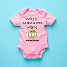 Carica l&#39;immagine nel visualizzatore di Gallery, Mama ist die Beste - Personalisierter Baby-Onesie/ Strampler, 100% Bio-Baumwolle
