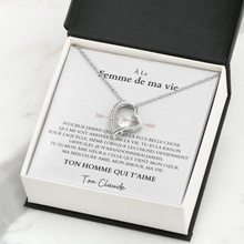 Carica l&#39;immagine nel visualizzatore di Gallery, À la femme de ma vie - Collier avec pendentif coeur &amp; carte personnalisée
