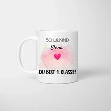 Carica l&#39;immagine nel visualizzatore di Gallery, Schulkind Tasse personalisiert - Du bist 1. Klasse!
