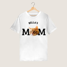 Carica l&#39;immagine nel visualizzatore di Gallery, Haustier Mama - Personalisiertes T-Shirt mit Foto von deinem Fellfreund (Eigenes Bild hochladen)
