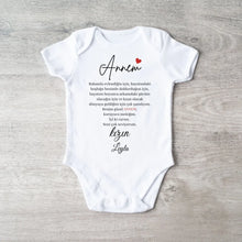 Carica l&#39;immagine nel visualizzatore di Gallery, Sevgili anne - Personalisierter Baby-Onesie/ Strampler türkisch, 100% Bio-Baumwolle Baby Body
