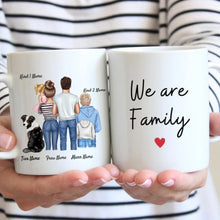 Carica l&#39;immagine nel visualizzatore di Gallery, Personalisierte Tasse für die ganze Familie &quot;We are Family&quot; (1-4 Kinder + Haustiere)
