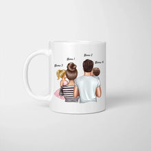 Carica l&#39;immagine nel visualizzatore di Gallery, Eltern mit Kindern - Personalisierte Tasse (1-4 Kinder), Individuelles Geschenk Familie
