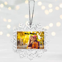 Carica l&#39;immagine nel visualizzatore di Gallery, Personalisierte Freundinnen Christbaum-Schneeflocke - Eigenes Foto, Geschenk Freunde Weihnachten
