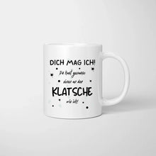 Carica l&#39;immagine nel visualizzatore di Gallery, Dich mag ich, du hast genauso einen an der KLATSCHE - Personalisierte Tasse Freundinnen &amp; Kolleginnen (2-4 Personen)
