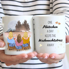 Carica l&#39;immagine nel visualizzatore di Gallery, One Plätzchen a day keeps the Weihnachtsstress away - Personalisierte Tasse Freundinnen &amp; Kolleginnen (2-4 Personen)
