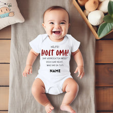 Carica l&#39;immagine nel visualizzatore di Gallery, Holt Oma zur Hilfe - Personalisierter Baby-Onesie/ Strampler, witziges Weihnachtsgeschenk, 100% Bio-Baumwolle
