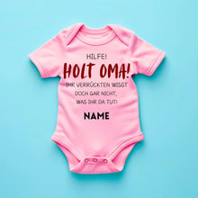 Carica l&#39;immagine nel visualizzatore di Gallery, Holt Oma zur Hilfe - Personalisierter Baby-Onesie/ Strampler, witziges Weihnachtsgeschenk, 100% Bio-Baumwolle
