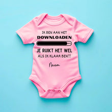 Carica l&#39;immagine nel visualizzatore di Gallery, IK BEN AAN HET Downloaden - Gepersonaliseerde baby onesie/ romper voor Kerstmis, 100% biologisch katoen copy
