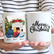 Carica l&#39;immagine nel visualizzatore di Gallery, Natale Famiglia Felice - Tazza Personalizzata (1-2 bambini)
