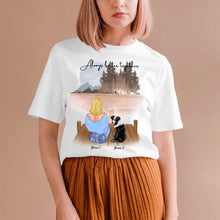 Carica l&#39;immagine nel visualizzatore di Gallery, Frauchen mit Haustier &amp; Getränk - Personalisiertes T-Shirt (Hund &amp; Katze)
