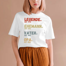 Carica l&#39;immagine nel visualizzatore di Gallery, Für Opa - Legende seit - Personalisiertes T-Shirt für Väter &amp; Großväter (100% Baumwolle, Unisex)
